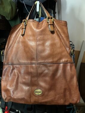 Fossil , large brown leather shoulder bag